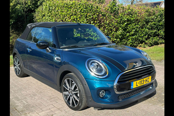 MINI Cabrio 1.5 Cooper Sidewalk Edition Camera | Lederen Bekleding | Navigatie | Harman Kardon | 52.000 Km | Automaat | Full Options.