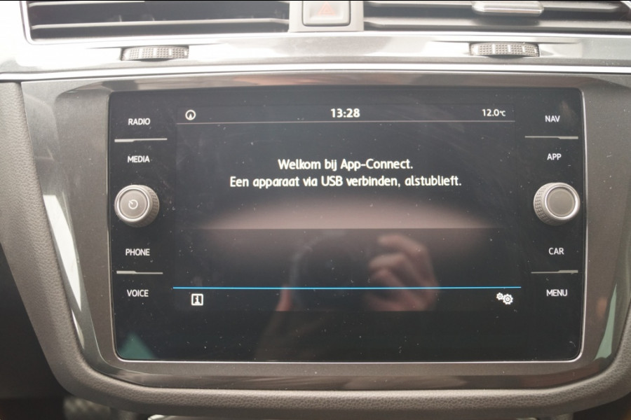 Volkswagen Tiguan 1.5 TSI 150pk DSG Comfortline Business -LEER-LED-ECC-