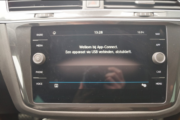 Volkswagen Tiguan 1.5 TSI 150pk DSG Comfortline Business -LEER-LED-ECC-