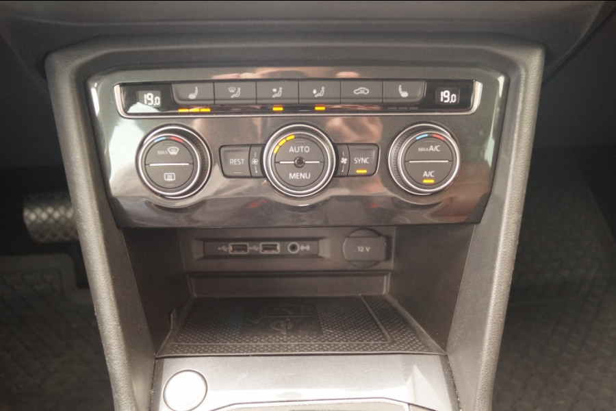 Volkswagen Tiguan 1.5 TSI 150pk DSG Comfortline Business -LEER-LED-ECC-