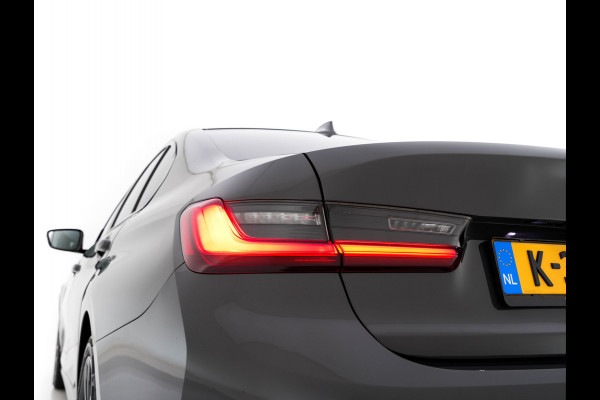 BMW 3-serie 330e eDrive Edition (Plug-In) (INCL-BTW) Aut. *LEATHER | FULL-LED | DIGI-COCKPIT | HEATED-SPORTSEATS | PRIVACYGLASS | AMBIENTLIGHT | DAB | NAVI-FULLMAP | ECC | CARPLAY | PDC | CRUI/SE | 18''ALU*