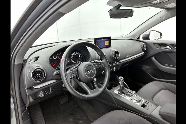 Audi A3 Sportback 35 TFSI CoD Pro Line Automaat (NAVIGATIE, TREKHAAK AFNEEMBAAR, LED, 1e EIGENAAR, GOED ONDERHOUDEN)