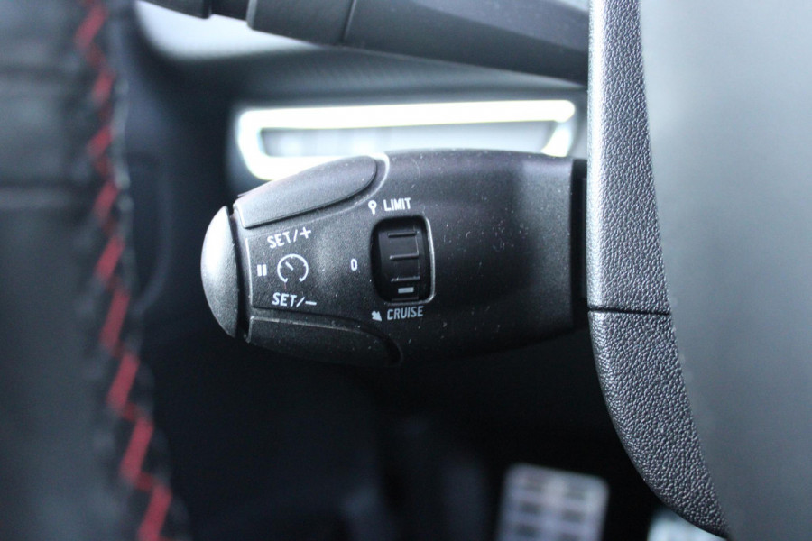 Peugeot 2008 1.2 130PK GT-LINE | PANORAMA DAK | GRIP CONTROL | CRUISE CONTROL | DAB+ RADIO | APPLE CARPLAY/ANDROID AUTO | NAVIGATIE | ACHTERUITRIJ CAMERA | 17" LICHTMETALEN VELGEN "BLACK" | CLIMATE CONTROL | PARKEERSENSOREN VOOR + ACHTER | GETINTE ACHTERRUITEN | ZWARTE DAK RELING |