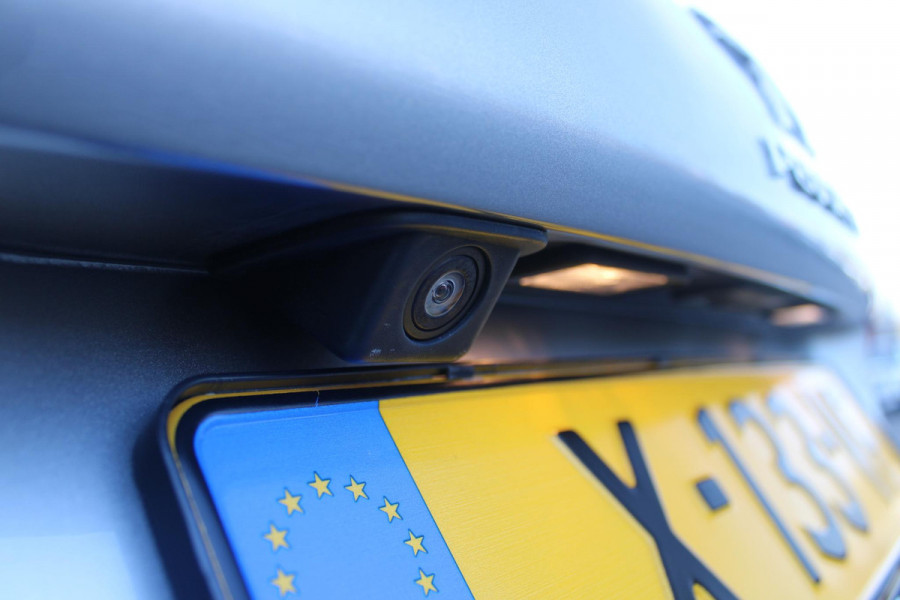 Peugeot 2008 1.2 130PK GT-LINE | PANORAMA DAK | GRIP CONTROL | CRUISE CONTROL | DAB+ RADIO | APPLE CARPLAY/ANDROID AUTO | NAVIGATIE | ACHTERUITRIJ CAMERA | 17" LICHTMETALEN VELGEN "BLACK" | CLIMATE CONTROL | PARKEERSENSOREN VOOR + ACHTER | GETINTE ACHTERRUITEN | ZWARTE DAK RELING |