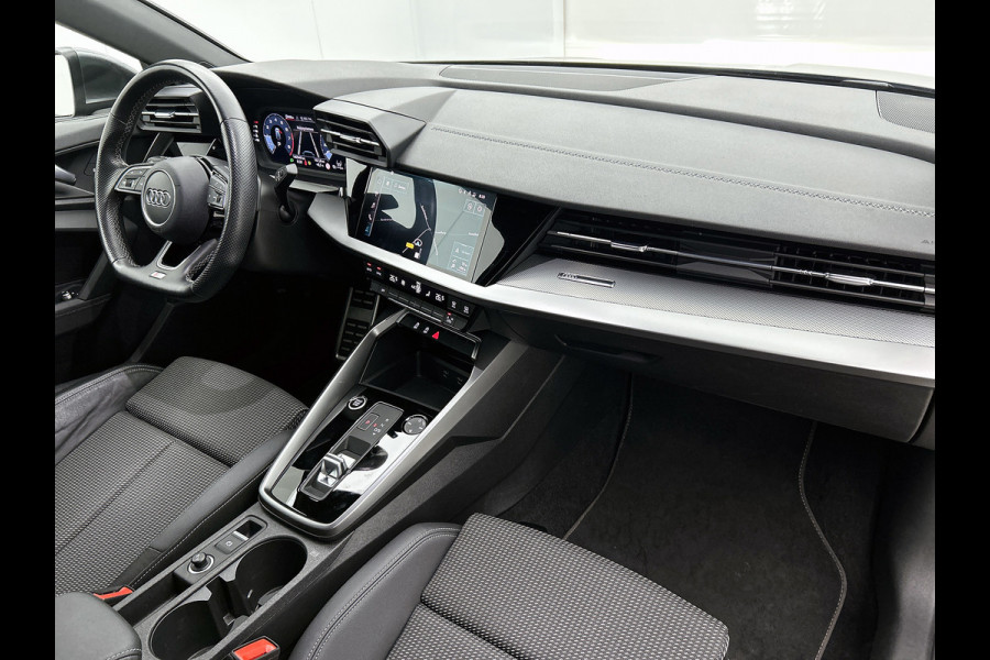 Audi A3 Sportback 35 TFSI S edition (CARPLAY, SPORTSTOELEN, LED, CLIMA, 1e EIGENAAR, GOED ONDERHOUDEN)