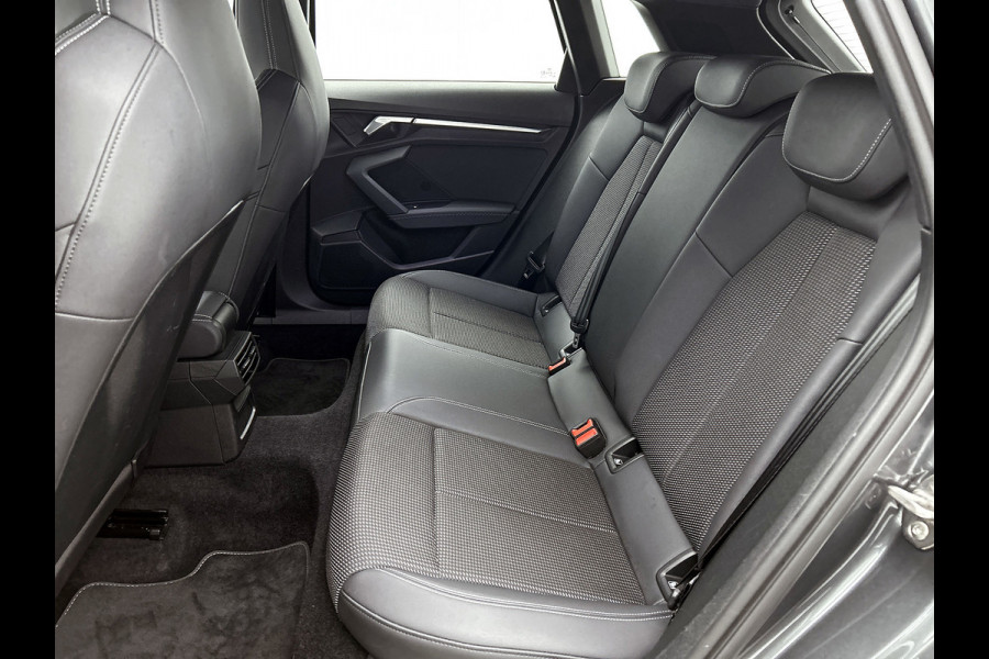 Audi A3 Sportback 35 TFSI S edition (CARPLAY, SPORTSTOELEN, LED, CLIMA, 1e EIGENAAR, GOED ONDERHOUDEN)