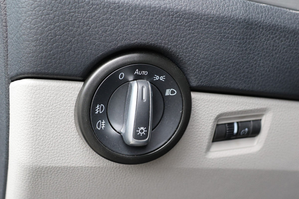 Volkswagen Transporter 2.0 TDI 150 PK L2H1 DC Highline | Marge | BTW & BPM Vrij | ACC | Navigatie | CarPlay | DAB | Trekhaak | Pdc V+A | Dubbel schuifdeur | NAP Logisch | NL Auto