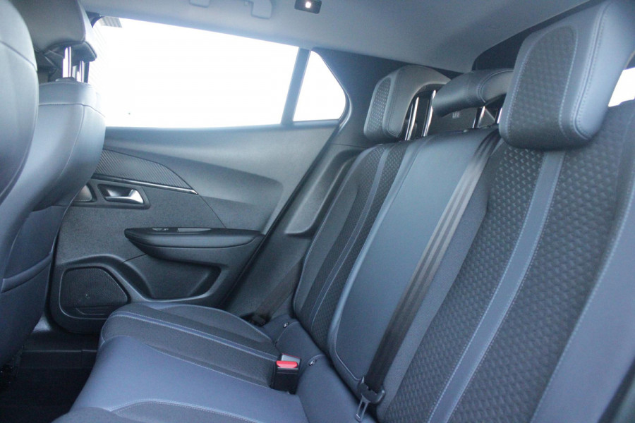 Peugeot 2008 1.2 100PK ALLURE PACK | ACHTERUITRIJ CAMERA | NAVIGATIE | APPLE CARPLAY/ANDROID AUTO | CRUISE CONTROL | DAB+ RADIO | KEYLESS START | CLIMATE CONTROL | ZWART DAK | 3-D COCKPIT | LED KOPLAMPEN | LICHTMETALEN VELGEN 17" |