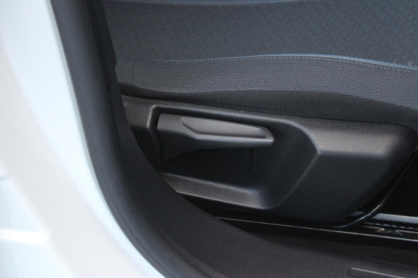 Peugeot 2008 1.2 100PK ALLURE PACK | ACHTERUITRIJ CAMERA | NAVIGATIE | APPLE CARPLAY/ANDROID AUTO | CRUISE CONTROL | DAB+ RADIO | KEYLESS START | CLIMATE CONTROL | ZWART DAK | 3-D COCKPIT | LED KOPLAMPEN | LICHTMETALEN VELGEN 17" |