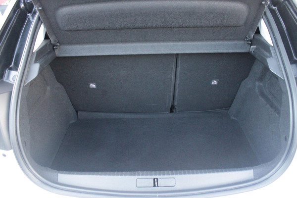 Opel CORSA-E GS Line 50 kWh | 3-FASE LADER | SNEL LAADFUNCTIE | APPLE CARPLAY/ANDROID AUTO | LED KOPLAMPEN | WINTER PAKKET: STOEL VERWARMING/STUUR VERWARMING | ZWART DAK | CLIMATE CONTROL | CRUISE CONTROL | DAB+ RADIO | ACHTERUITRIJ CAMERA |