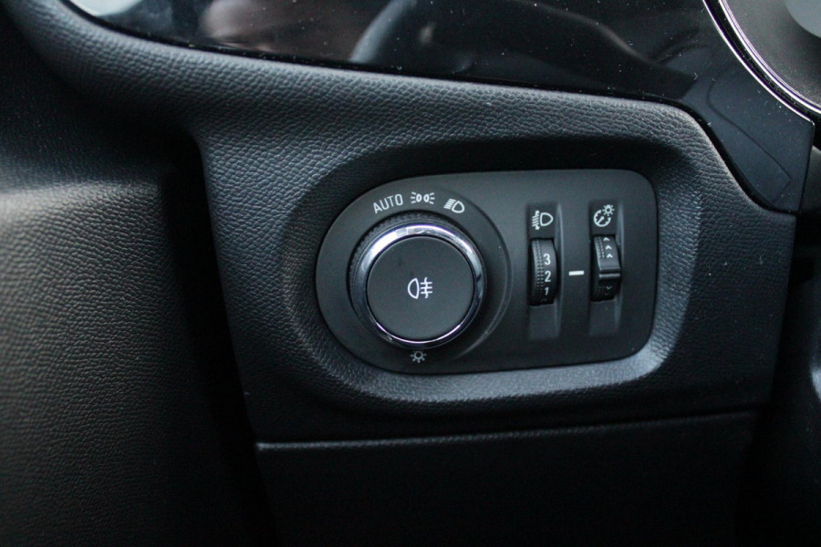 Opel CORSA-E GS Line 50 kWh | 3-FASE LADER | SNEL LAADFUNCTIE | APPLE CARPLAY/ANDROID AUTO | LED KOPLAMPEN | WINTER PAKKET: STOEL VERWARMING/STUUR VERWARMING | ZWART DAK | CLIMATE CONTROL | CRUISE CONTROL | DAB+ RADIO | ACHTERUITRIJ CAMERA |