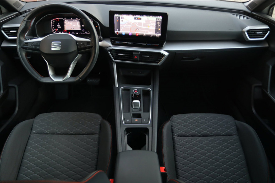 Seat Leon 1.5 eTSI FR / ACC / KEYLESS / CAMERA / SFEERVER. / CARPLAY