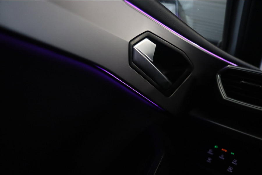 Seat Leon 1.5 eTSI FR / ACC / KEYLESS / CAMERA / SFEERVER. / CARPLAY