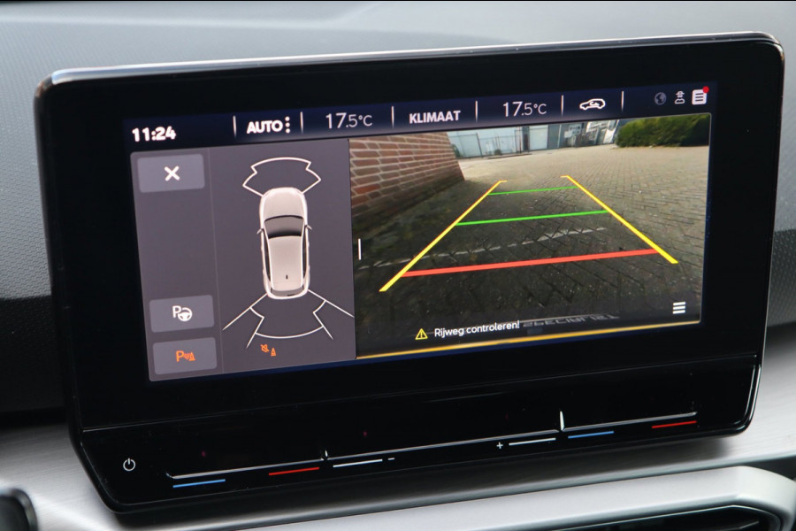 Seat Leon 1.5 eTSI FR / ACC / KEYLESS / CAMERA / SFEERVER. / CARPLAY