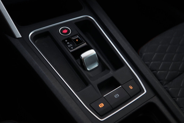 Seat Leon 1.5 eTSI FR / ACC / KEYLESS / CAMERA / SFEERVER. / CARPLAY