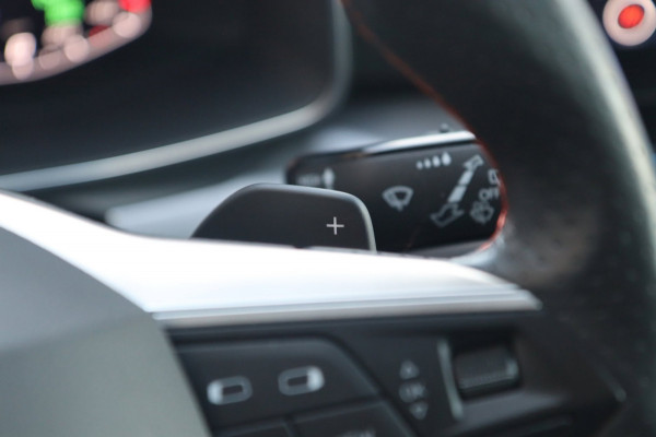 Seat Leon 1.5 eTSI FR / ACC / KEYLESS / CAMERA / SFEERVER. / CARPLAY