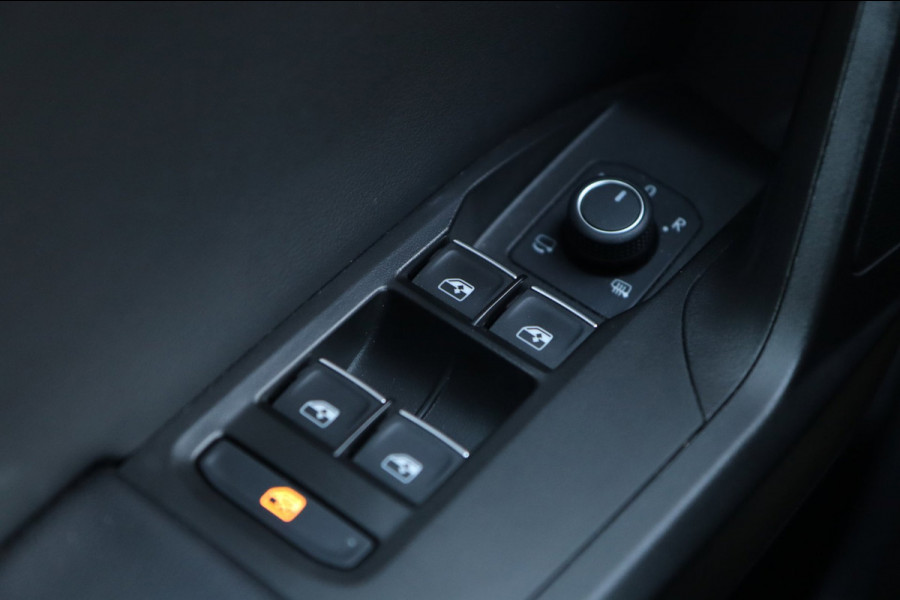 Seat Leon 1.5 eTSI FR / ACC / KEYLESS / CAMERA / SFEERVER. / CARPLAY