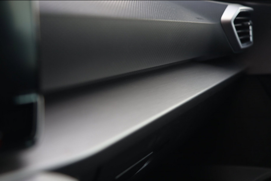 Seat Leon 1.5 eTSI FR / ACC / KEYLESS / CAMERA / SFEERVER. / CARPLAY