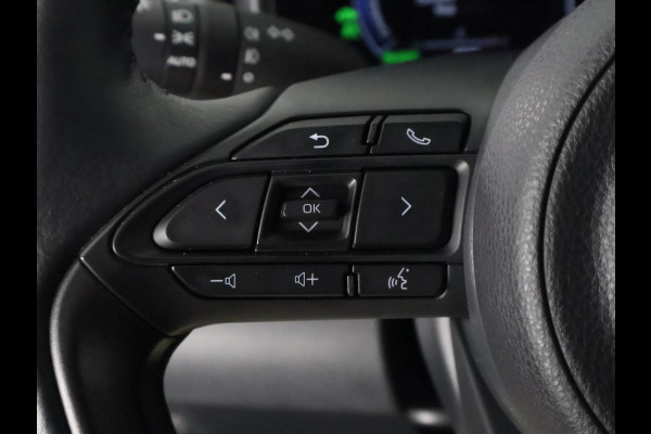 Toyota Yaris 1.5 Hybrid 130 Executive | JBL Audio | Head up Display | Stuur-/Stoelverwarming | Navigatie | Parkeersensoren voor & Achter