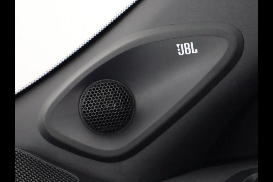 Toyota Yaris 1.5 Hybrid 130 Executive | JBL Audio | Head up Display | Stuur-/Stoelverwarming | Navigatie | Parkeersensoren voor & Achter