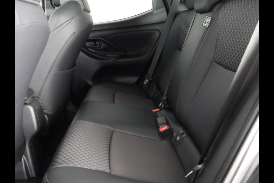 Toyota Yaris 1.5 Hybrid 130 Executive | JBL Audio | Head up Display | Stuur-/Stoelverwarming | Navigatie | Parkeersensoren voor & Achter