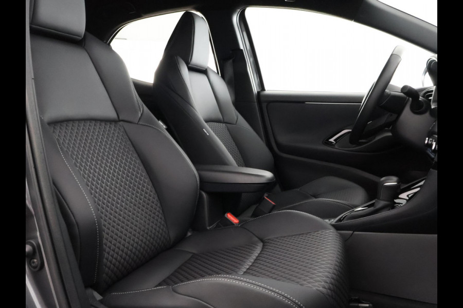 Toyota Yaris 1.5 Hybrid 130 Executive | JBL Audio | Head up Display | Stuur-/Stoelverwarming | Navigatie | Parkeersensoren voor & Achter