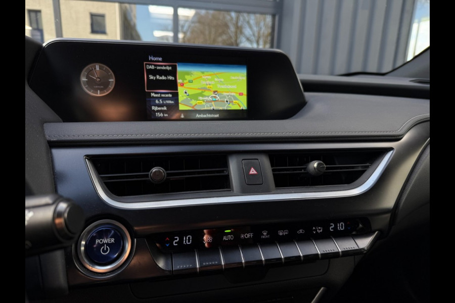 Lexus UX UX 250H LUXURY LINE /trekhaak/acc/leder/keyless/camera/all wheater banden