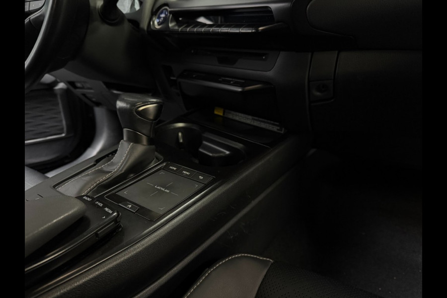 Lexus UX UX 250H LUXURY LINE /trekhaak/acc/leder/keyless/camera/all wheater banden