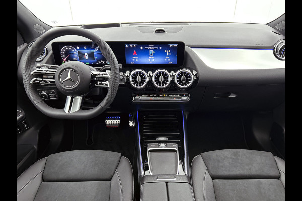 Mercedes-Benz GLA 250 e Business Solution AMG | Premium Plus pakket | Panoramaschuifdak | Kofferdrempel in chroom | Dakrailing | Stuurschakelpaddles | Smartphone Integratie |