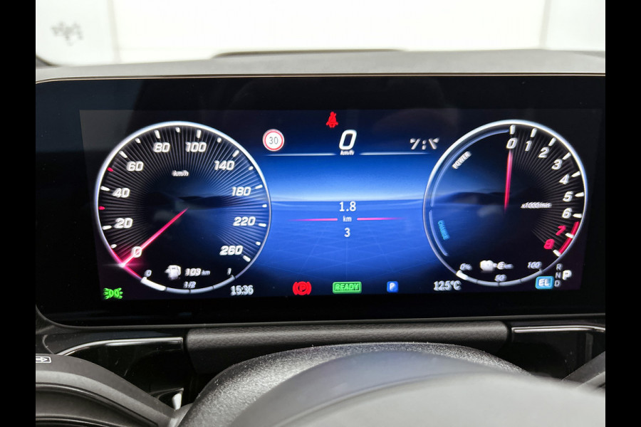 Mercedes-Benz GLA 250 e Business Solution AMG | Premium Plus pakket | Panoramaschuifdak | Kofferdrempel in chroom | Dakrailing | Stuurschakelpaddles | Smartphone Integratie |