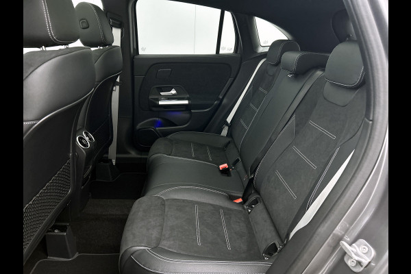Mercedes-Benz GLA 250 e Business Solution AMG | Premium Plus pakket | Panoramaschuifdak | Kofferdrempel in chroom | Dakrailing | Stuurschakelpaddles | Smartphone Integratie |