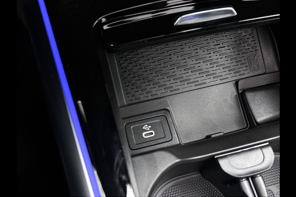 Mercedes-Benz GLA 250 e Business Solution AMG | Premium Plus pakket | Panoramaschuifdak | Kofferdrempel in chroom | Dakrailing | Stuurschakelpaddles | Smartphone Integratie |