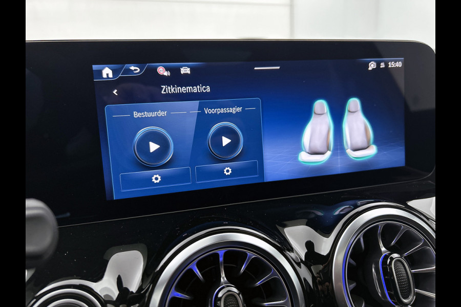 Mercedes-Benz GLA 250 e Business Solution AMG | Premium Plus pakket | Panoramaschuifdak | Kofferdrempel in chroom | Dakrailing | Stuurschakelpaddles | Smartphone Integratie |