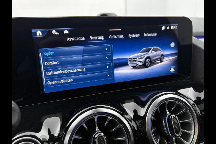 Mercedes-Benz GLA 250 e Business Solution AMG | Premium Plus pakket | Panoramaschuifdak | Kofferdrempel in chroom | Dakrailing | Stuurschakelpaddles | Smartphone Integratie |