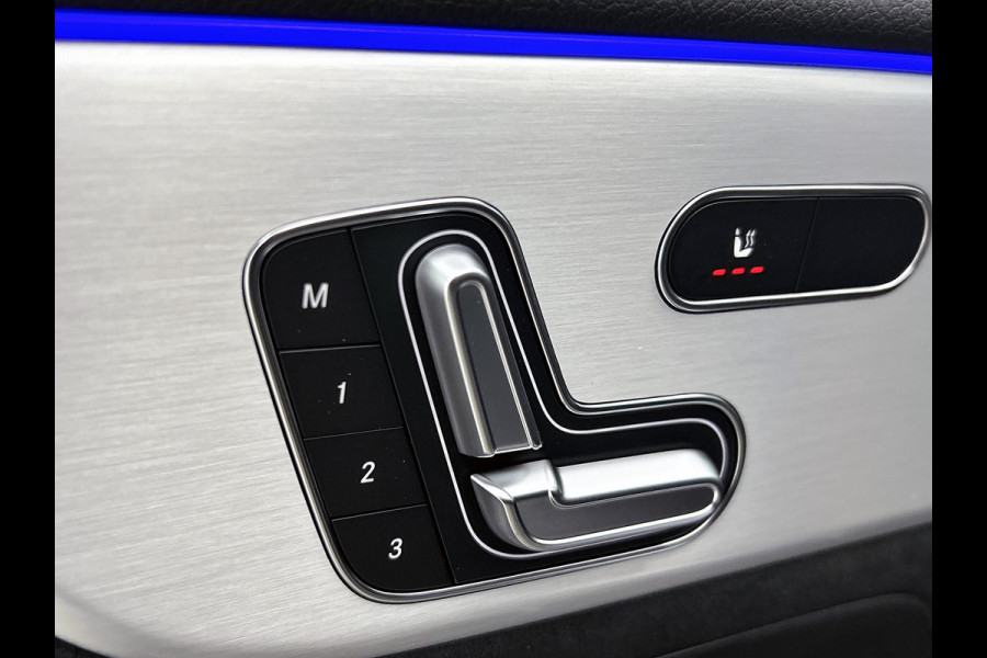 Mercedes-Benz GLA 250 e Business Solution AMG | Premium Plus pakket | Panoramaschuifdak | Kofferdrempel in chroom | Dakrailing | Stuurschakelpaddles | Smartphone Integratie |