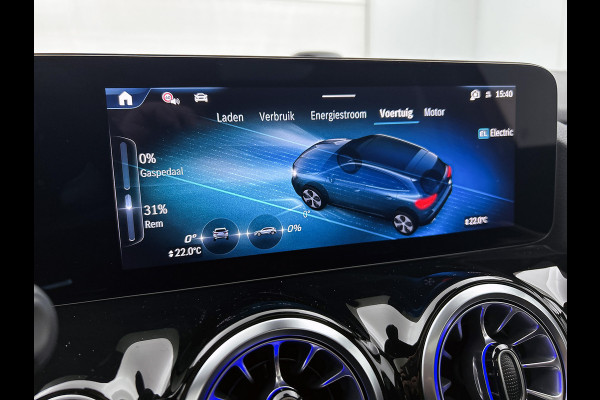 Mercedes-Benz GLA 250 e Business Solution AMG | Premium Plus pakket | Panoramaschuifdak | Kofferdrempel in chroom | Dakrailing | Stuurschakelpaddles | Smartphone Integratie |