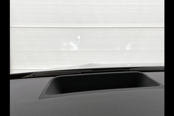 Mercedes-Benz GLA 250 e Business Solution AMG | Premium Plus pakket | Panoramaschuifdak | Kofferdrempel in chroom | Dakrailing | Stuurschakelpaddles | Smartphone Integratie |