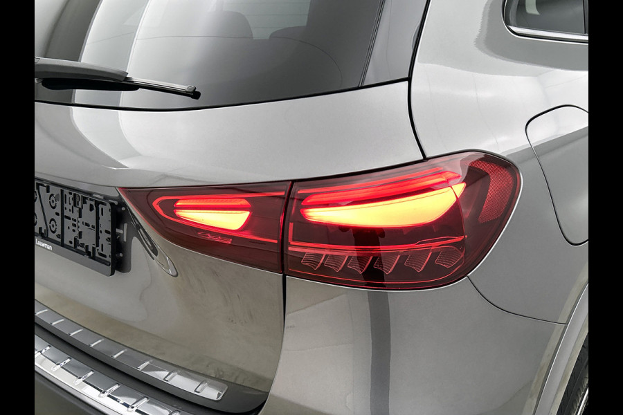 Mercedes-Benz GLA 250 e Business Solution AMG | Premium Plus pakket | Panoramaschuifdak | Kofferdrempel in chroom | Dakrailing | Stuurschakelpaddles | Smartphone Integratie |