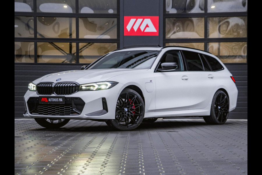 BMW 3 Serie Touring 330e M-Sport Premium Select|Panoramadak|Headup|Memorystoelen|Camera|Carplay|Cruise|Sfeerverlichting