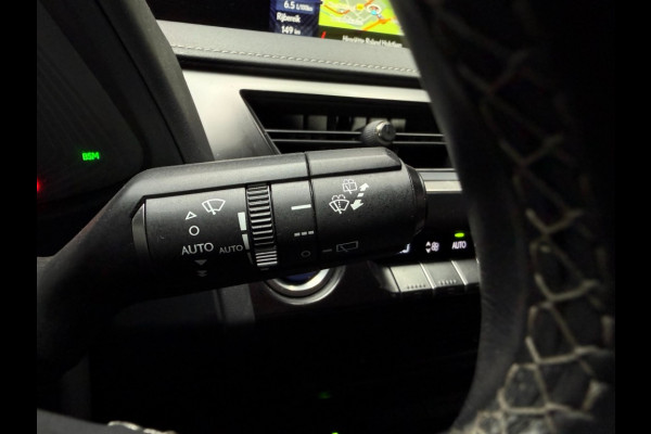 Lexus UX UX 250H LUXURY LINE /trekhaak/acc/leder/keyless/camera/all wheater banden