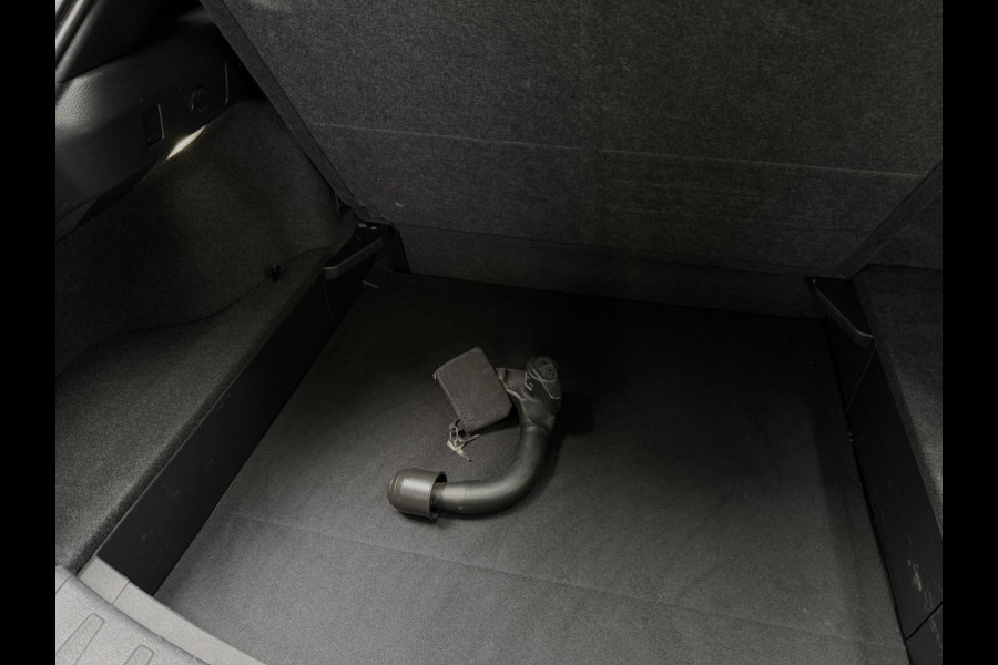 Lexus UX UX 250H LUXURY LINE /trekhaak/acc/leder/keyless/camera/all wheater banden