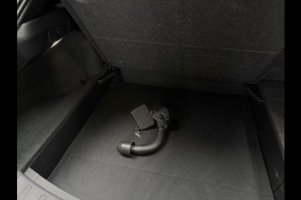 Lexus UX UX 250H LUXURY LINE /trekhaak/acc/leder/keyless/camera/all wheater banden