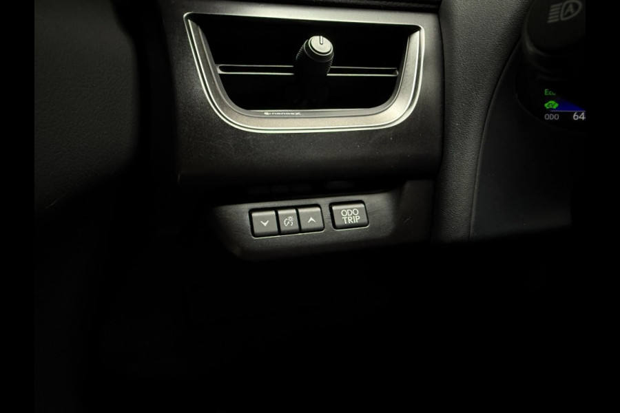 Lexus UX UX 250H LUXURY LINE /trekhaak/acc/leder/keyless/camera/all wheater banden