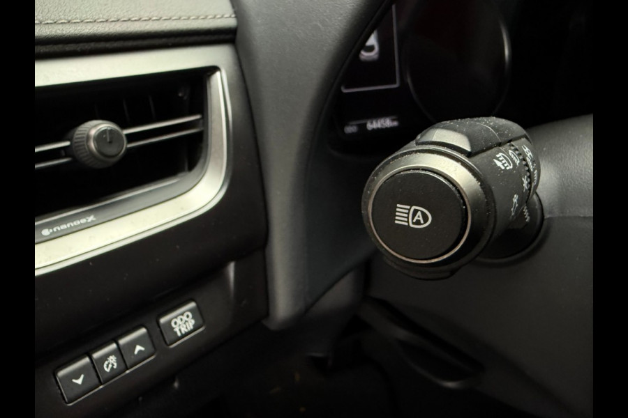Lexus UX UX 250H LUXURY LINE /trekhaak/acc/leder/keyless/camera/all wheater banden