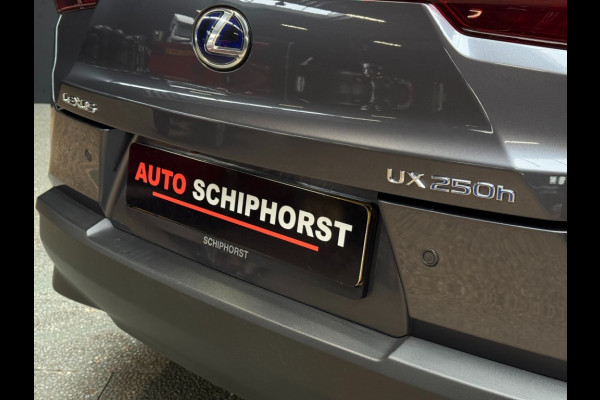 Lexus UX UX 250H LUXURY LINE /trekhaak/acc/leder/keyless/camera/all wheater banden