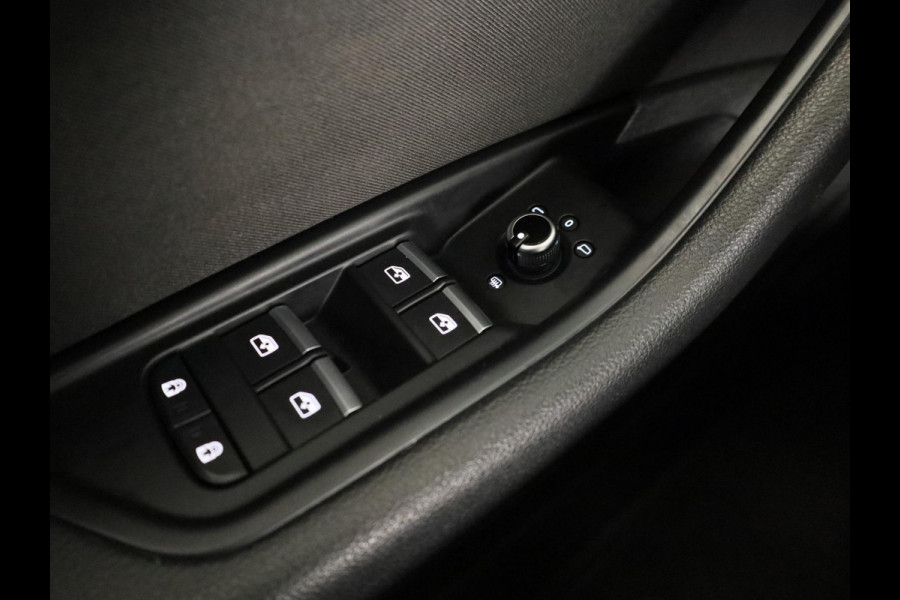 Audi A4 Limousine 35 TFSI Advanced Edition 150pk | Navgatie | Led koplampen | Climatronic | Virtual cockpit | Sportstoelen | 17 inch Lichtmetalen velgen