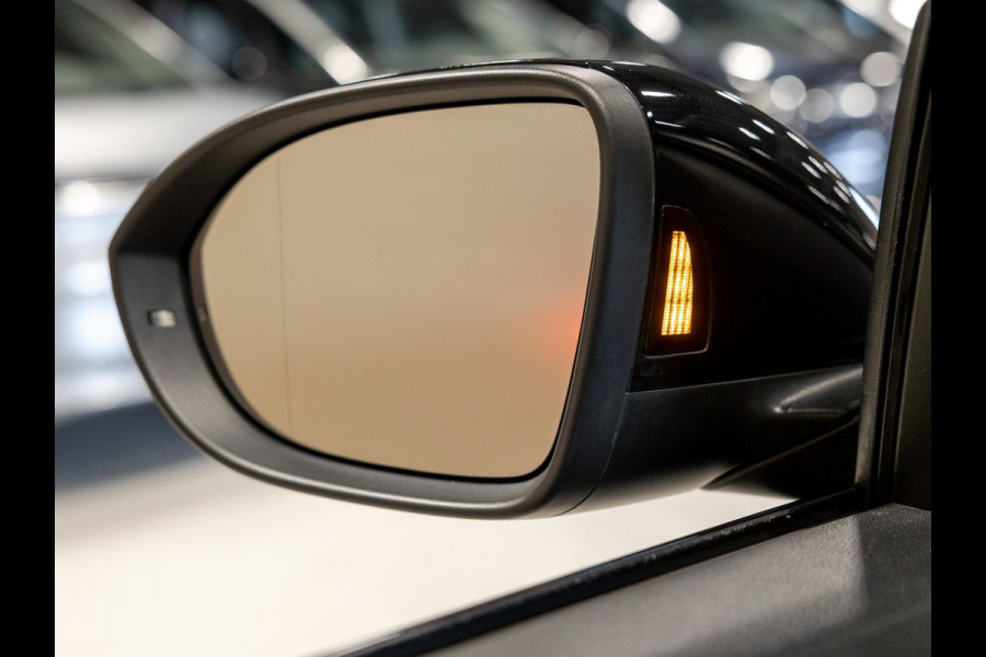 Volkswagen T-Roc Cabrio 1.5 TSI 2x R-Line / 150pk / Leder / Beats / Achteruitrij camera / Stoel en stuur verwarming /