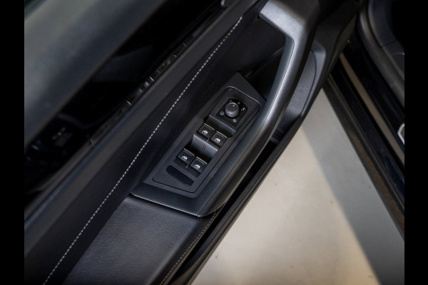 Volkswagen T-Roc Cabrio 1.5 TSI 2x R-Line / 150pk / Leder / Beats / Achteruitrij camera / Stoel en stuur verwarming /