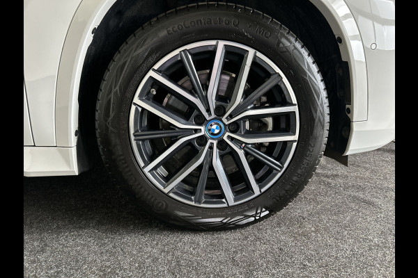 BMW iX1 xDrive30 67 kWh M-Sport SOH 98,3% | Sportstoelen | Premiumpakket |