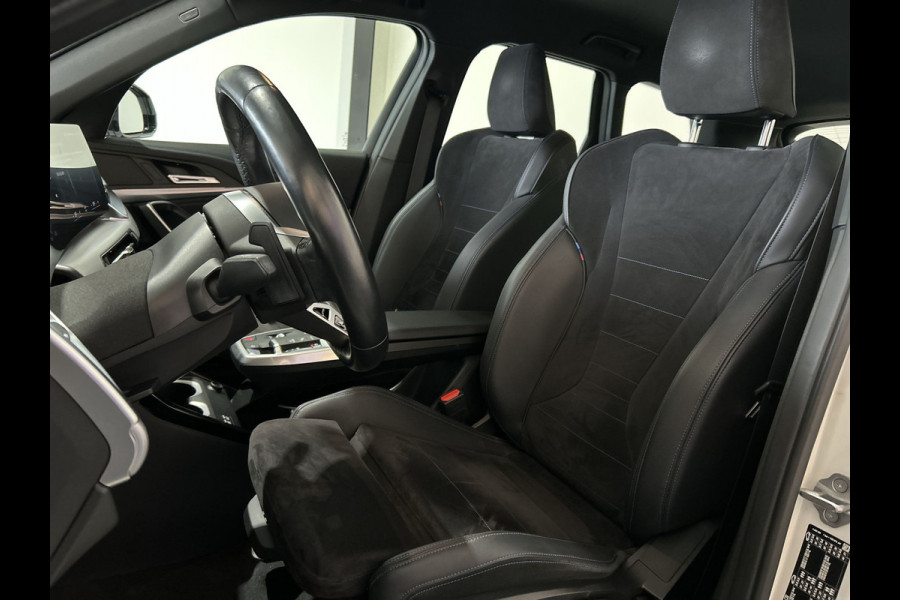 BMW iX1 xDrive30 67 kWh M-Sport SOH 98,3% | Sportstoelen | Premiumpakket |